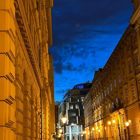 Titaru House In The Center Of Budapest