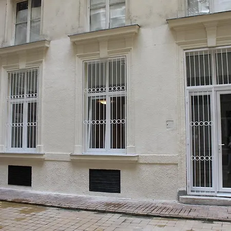 Titaru House In The Center Of *