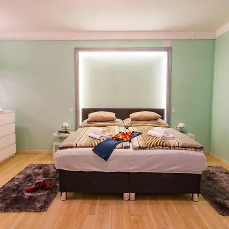 Titaru House In The Center Of Apartment