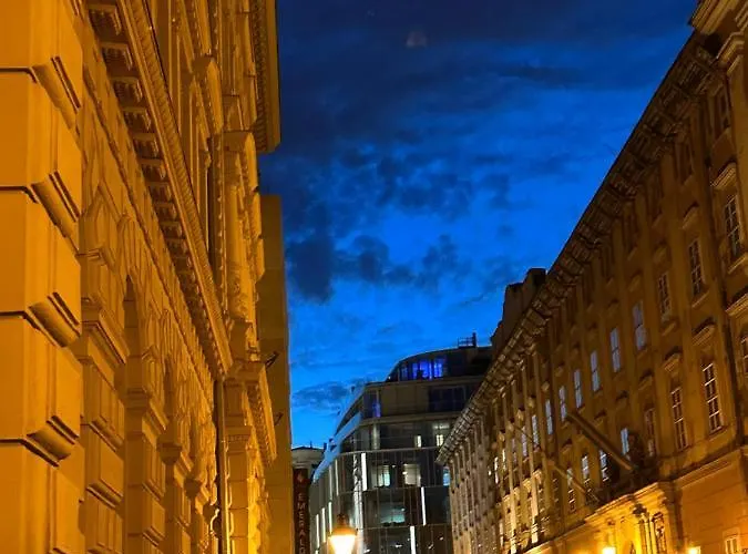 Titaru House In The Center Of Budapest