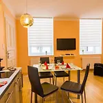 Titaru House In The Center Of Apartman *