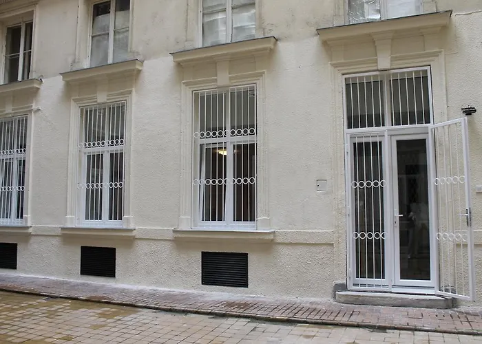 Titaru House In The Center Of *